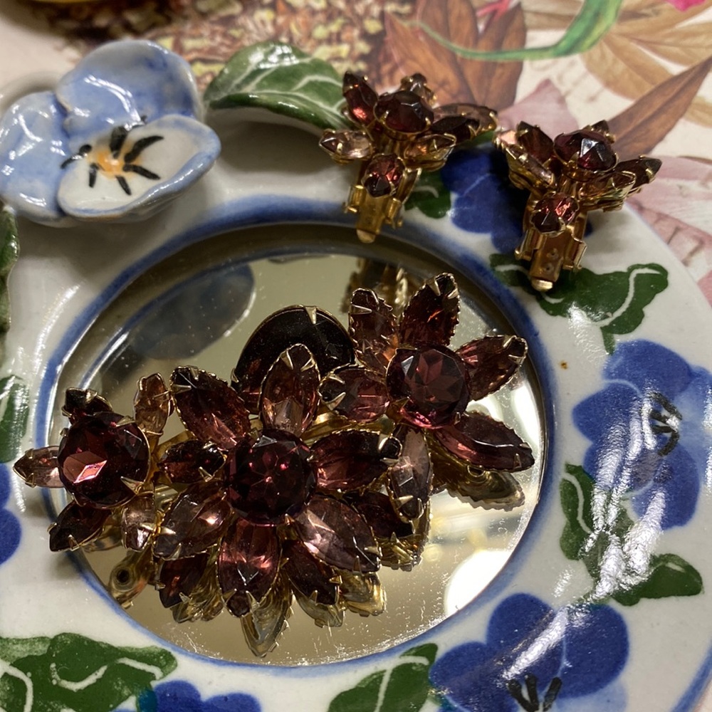Celebrity Purple rhinestone Julianna style brooch & clip earrings Vintage